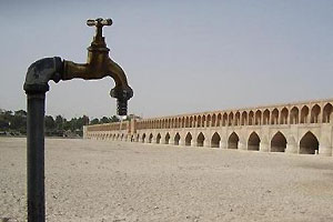 river-dried-isfahan