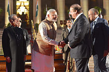 Handshake_Sharif_Modi