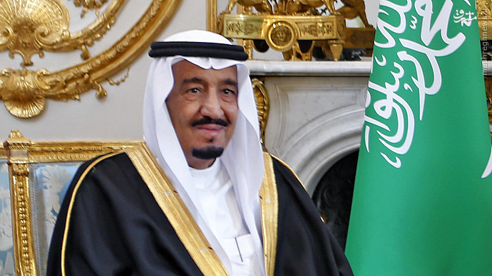 French President Francois Hollande (R) and Saudi Crown Prince Salman bin Abdulaziz al-Saud are seen prior to their meeting at the Elysee Palace in Paris, September 1, 2014. REUTERS/Jacques Brinon/Pool (FRANCE - Tags: POLITICS ROYALS) - RTR44K2B