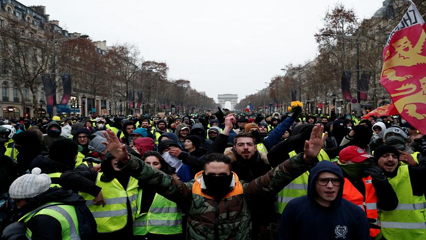 YellowVests1