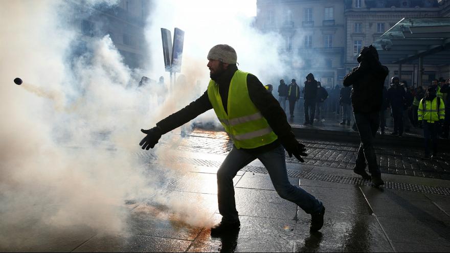 YellowVests3