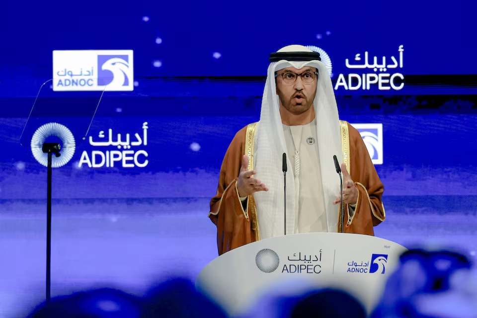 سلطان احمد الجابر، وزیر صنعت و فناوری پیشرفتهٔ امارات و مدیرعامل و رئیس هیئت‌مدیرهٔ گروه ادنوک (ADNOC) در مراسم گشایش کنفرانس و نمایشگاه بین‌المللی سالانهٔ صنعت انرژی ابوظبی، نوامبر ۲۰۲۵.

عکس از  REUTERS/Raghed Waked