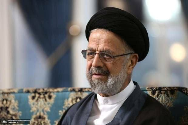 حسین پورمیرغفاری که بعدها سیدحسین موسوی تبریزی نامیده شد.