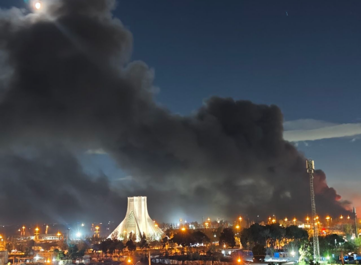 میدان آزادی، تهران. دوشنبه ۱۷ فروردین ۱۴۰۵.

عکس (افزودهٔ اندیشهٔ نو) از وحید آنلاین.