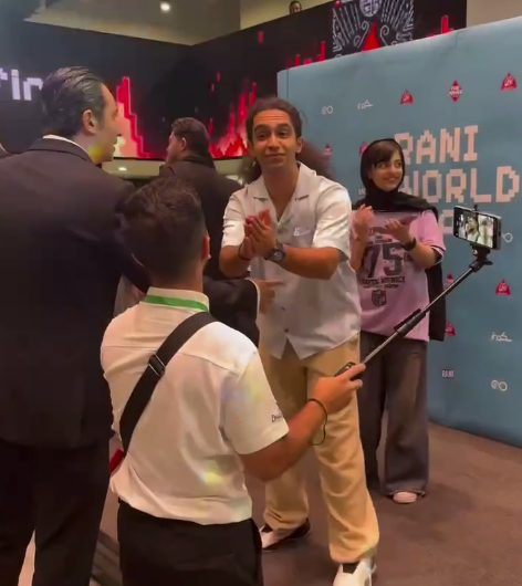نیما تکیدو، در ایران مال. جمعه ۲ مرداد ۱۴۰۵

(تصویر از شبکه‌های اجتماعی، افزودهٔ اندیشهٔ نو)