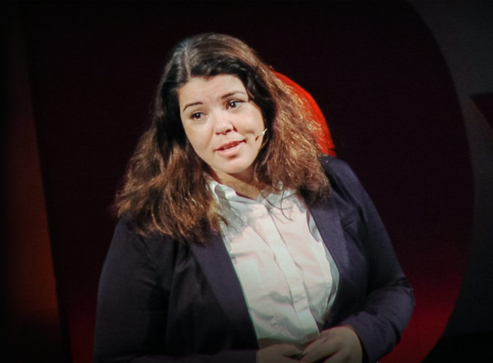 سلست هدلی (Celeste Headlee)، روزنامه‌نگار آمریکایی.
