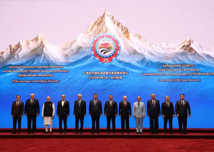 رهبران کشورهای شرکت‌کننده در نشست سازمان همکاری شانگهای (SCO) در بیشکک، قرقیزستان، ۱ سپتامبر ۲۰۲۶ (۱۰ شهریور ۱۴۰۶). عکس از ویچسلاو پروکوفیف، خبرگزاری فرانسه، از طریق اسپوتنیک.