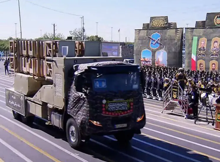 ایران این کامیون Iveco T-Way را در رژهٔ روز ارتش در آوریل ۲۰۲۵ (فروردین ۱۴۰۴) به نمایش گذاشت؛ این رژه از رسانه‌های دولتی پخش شد. ارتش ایران در سال‌های اخیر صدها کامیون Iveco وارد کرده است.