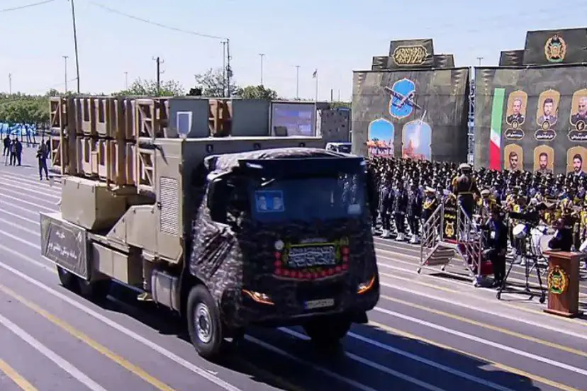 ایران این کامیون Iveco T-Way را در رژهٔ روز ارتش در آوریل ۲۰۲۵ (فروردین ۱۴۰۴) به نمایش گذاشت؛ این رژه از رسانه‌های دولتی پخش شد. ارتش ایران در سال‌های اخیر صدها کامیون Iveco وارد کرده است.